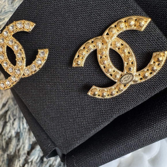Chanel gold earrings with crystals - Picture 5 of 5